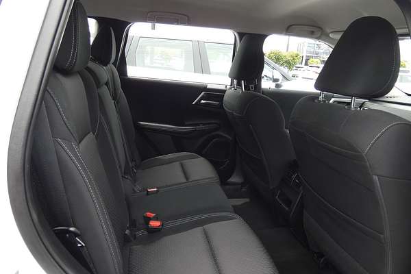 2023 Mitsubishi Outlander ES ZM