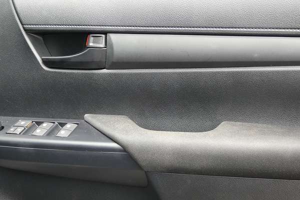 2024 Toyota Hilux SR GUN126R 4X4