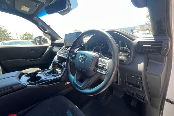 2024 Toyota Landcruiser GXL FJA300R