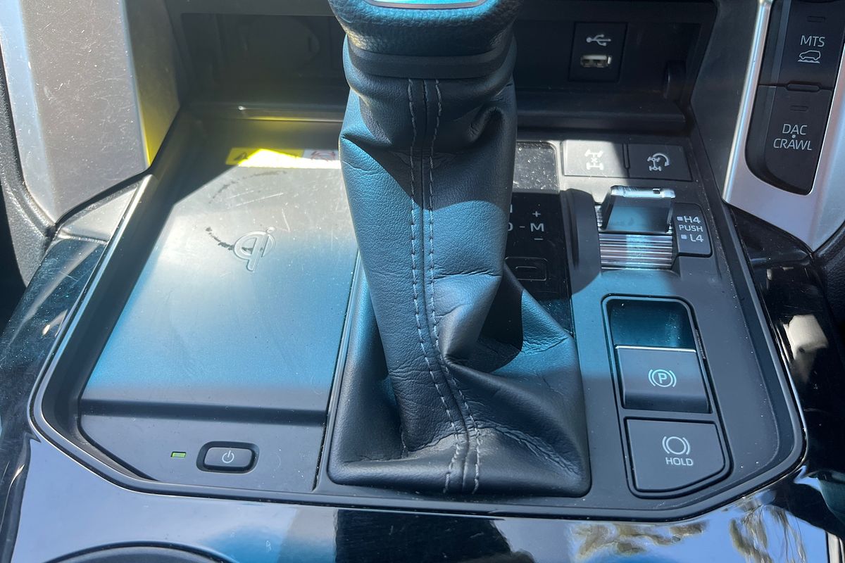 2024 Toyota Landcruiser GXL FJA300R