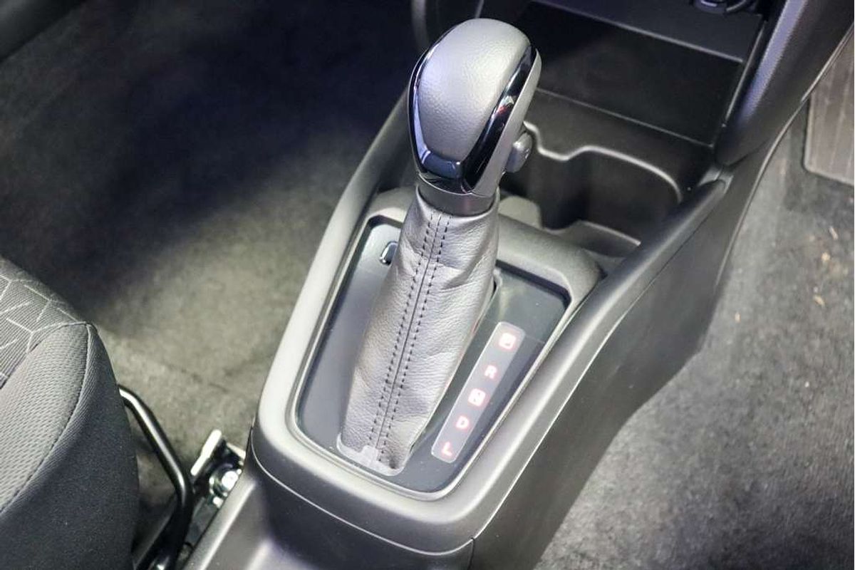 2025 Suzuki Swift Hybrid UZ