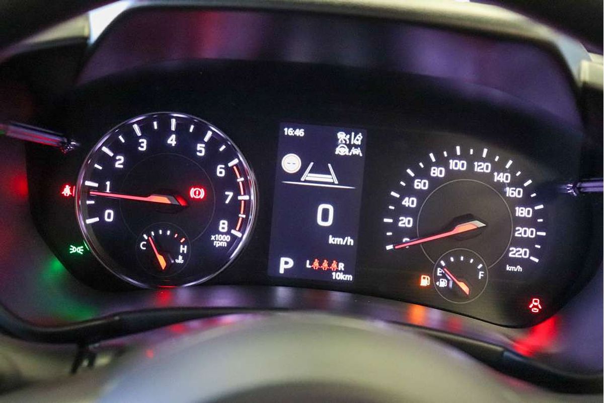 2025 Suzuki Swift Hybrid UZ