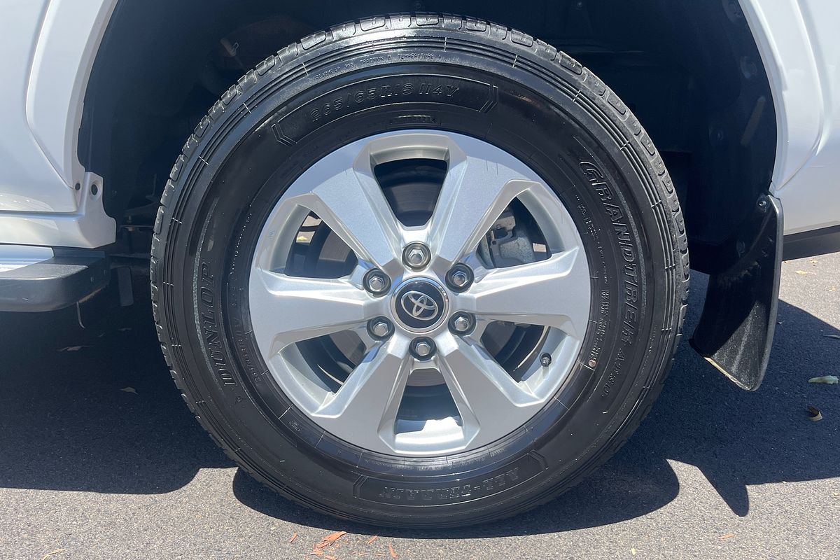 2024 Toyota Landcruiser GXL FJA300R