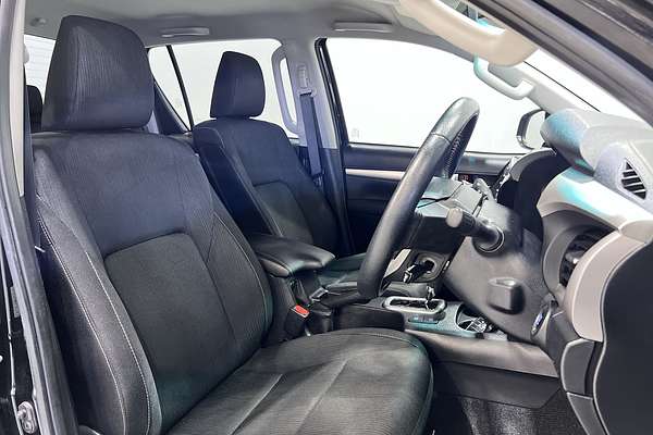 2020 Toyota Hilux SR5 GUN126R 4X4