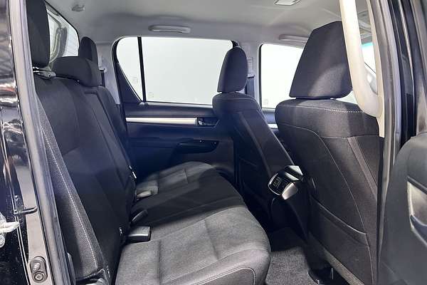 2020 Toyota Hilux SR5 GUN126R 4X4