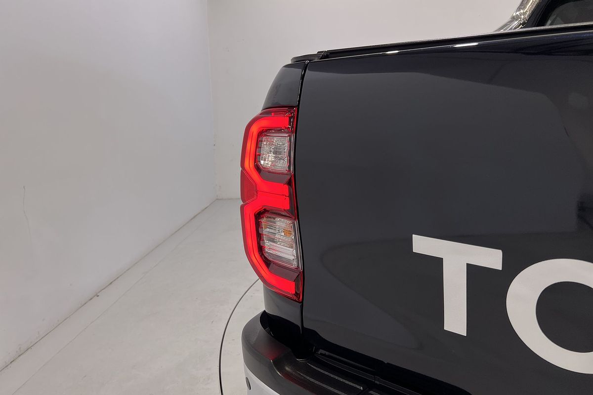 2020 Toyota Hilux SR5 GUN126R 4X4