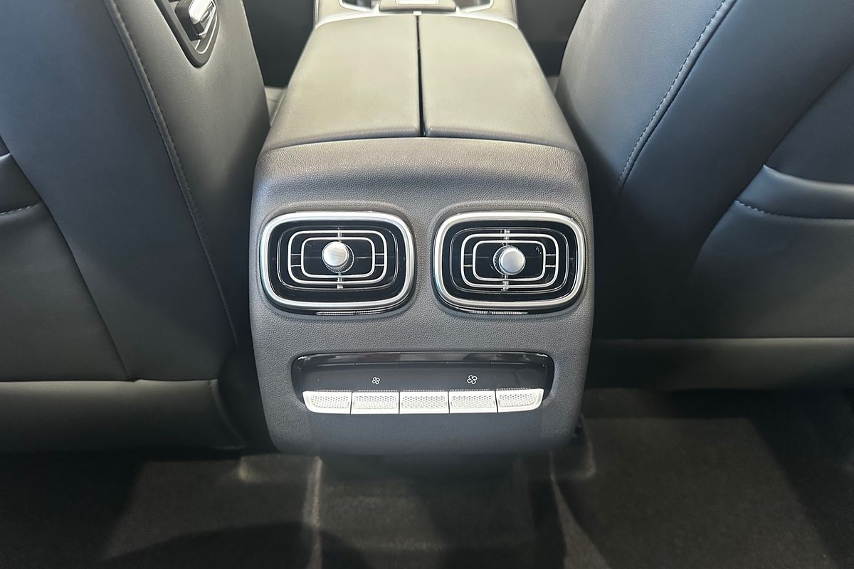 2025 Jaecoo J8 Track