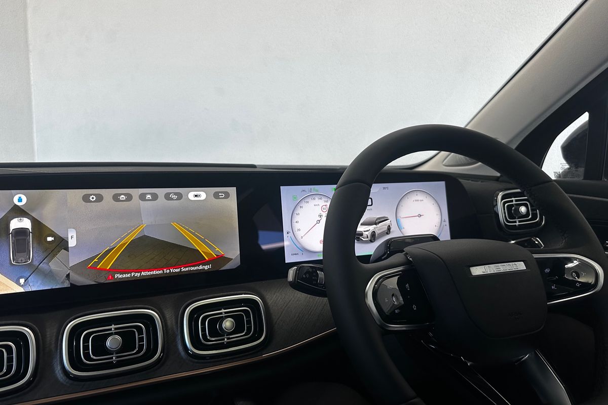 2025 Jaecoo J8 Track