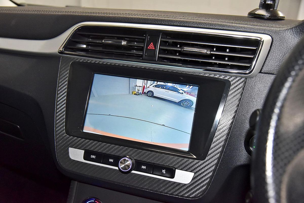 2021 MG ZS Essence AZS1