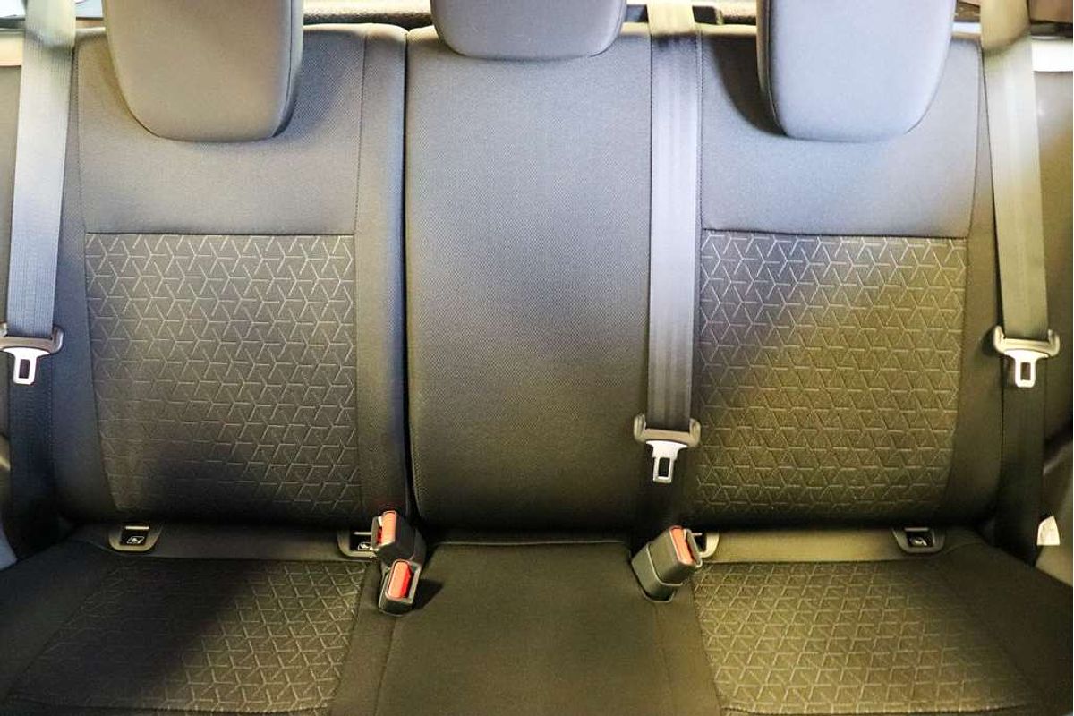 2025 Suzuki Swift Hybrid UZ