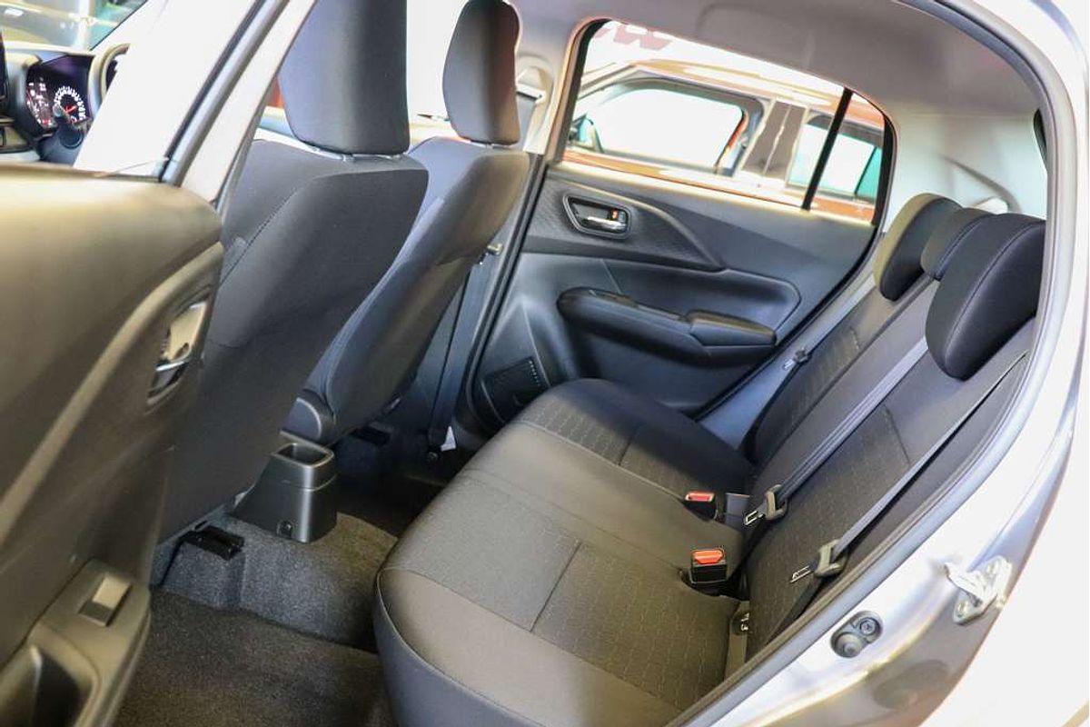 2025 Suzuki Swift Hybrid UZ