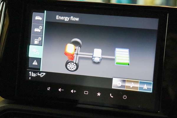 2025 Suzuki Swift Hybrid UZ