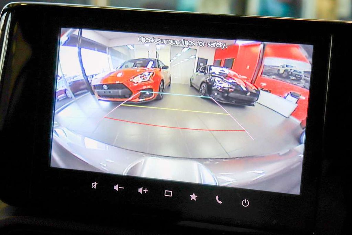 2025 Suzuki Swift Hybrid UZ