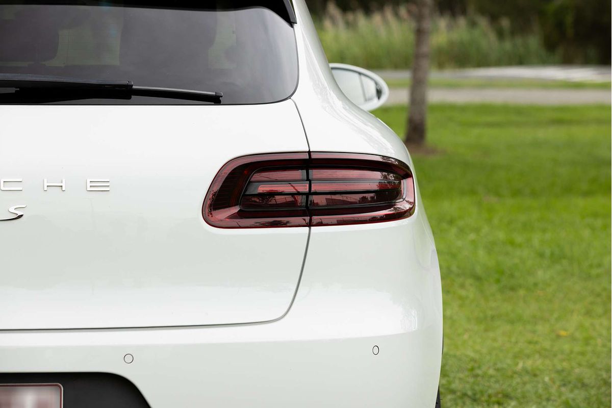 2016 Porsche Macan S 95B