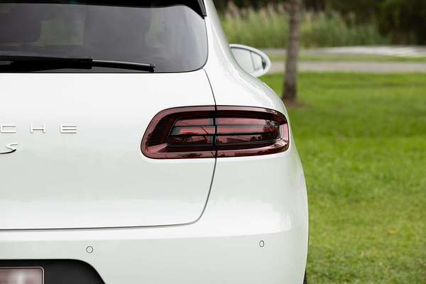 2016 Porsche Macan S 95B