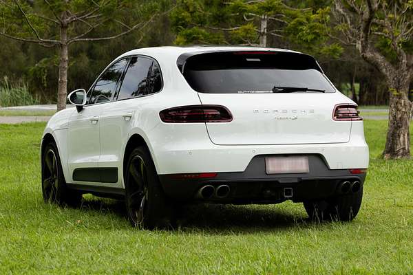 2016 Porsche Macan S 95B