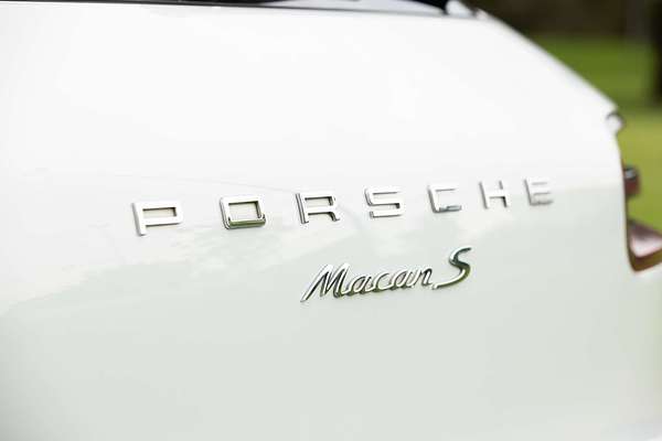 2016 Porsche Macan S 95B