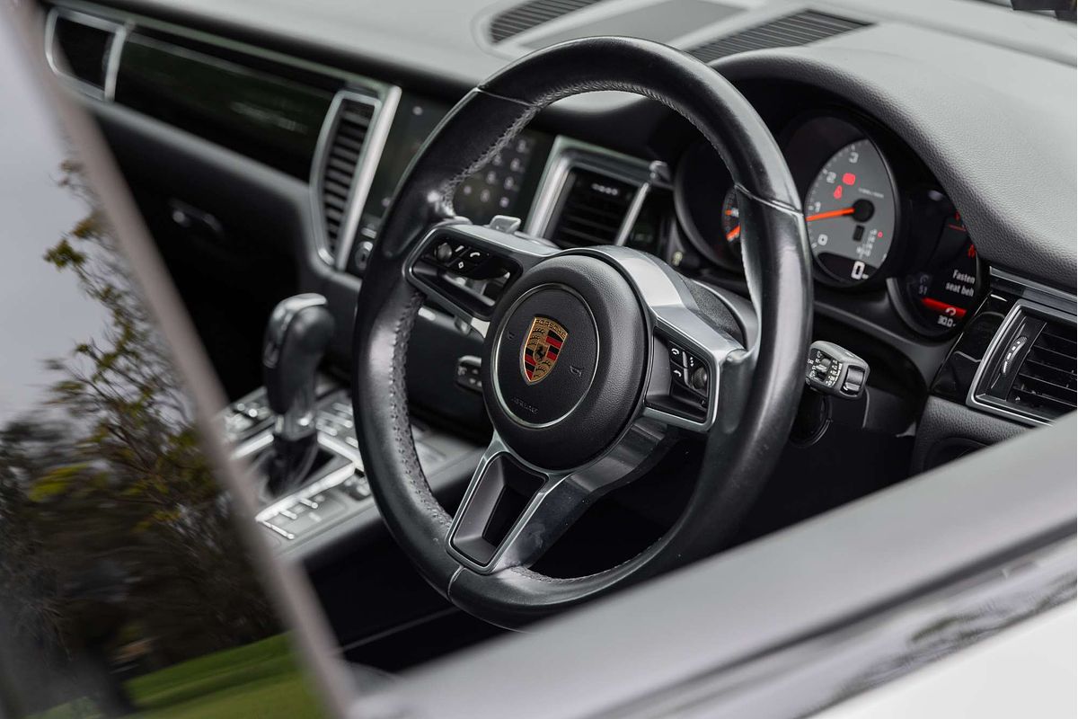 2016 Porsche Macan S 95B