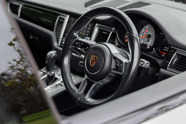 2016 Porsche Macan S 95B