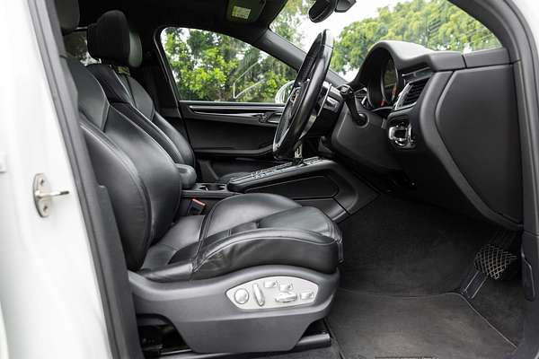 2016 Porsche Macan S 95B