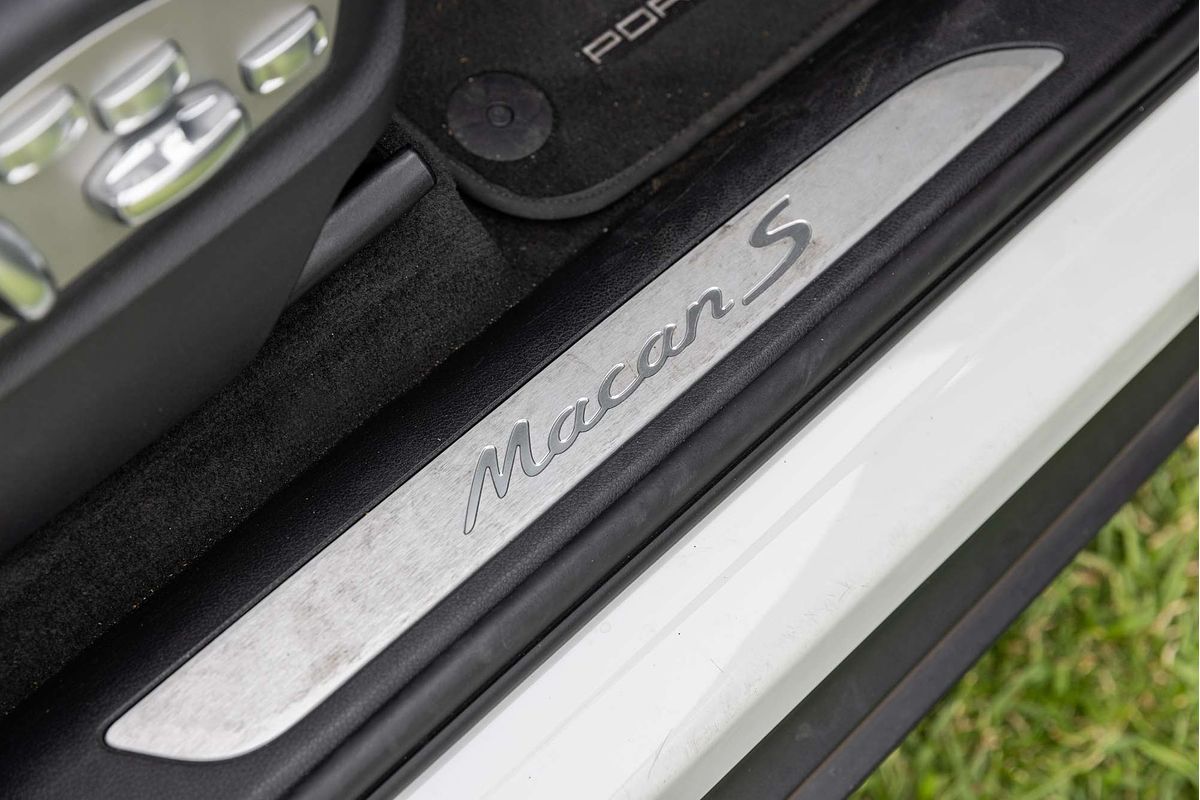 2016 Porsche Macan S 95B