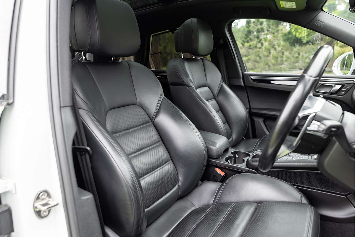 2016 Porsche Macan S 95B