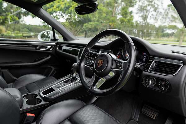 2016 Porsche Macan S 95B