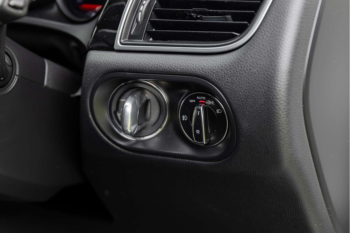 2016 Porsche Macan S 95B