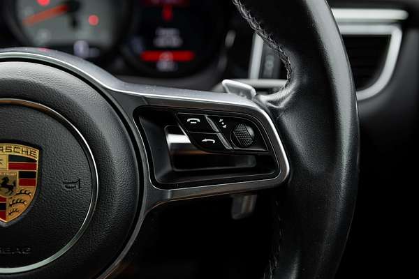 2016 Porsche Macan S 95B