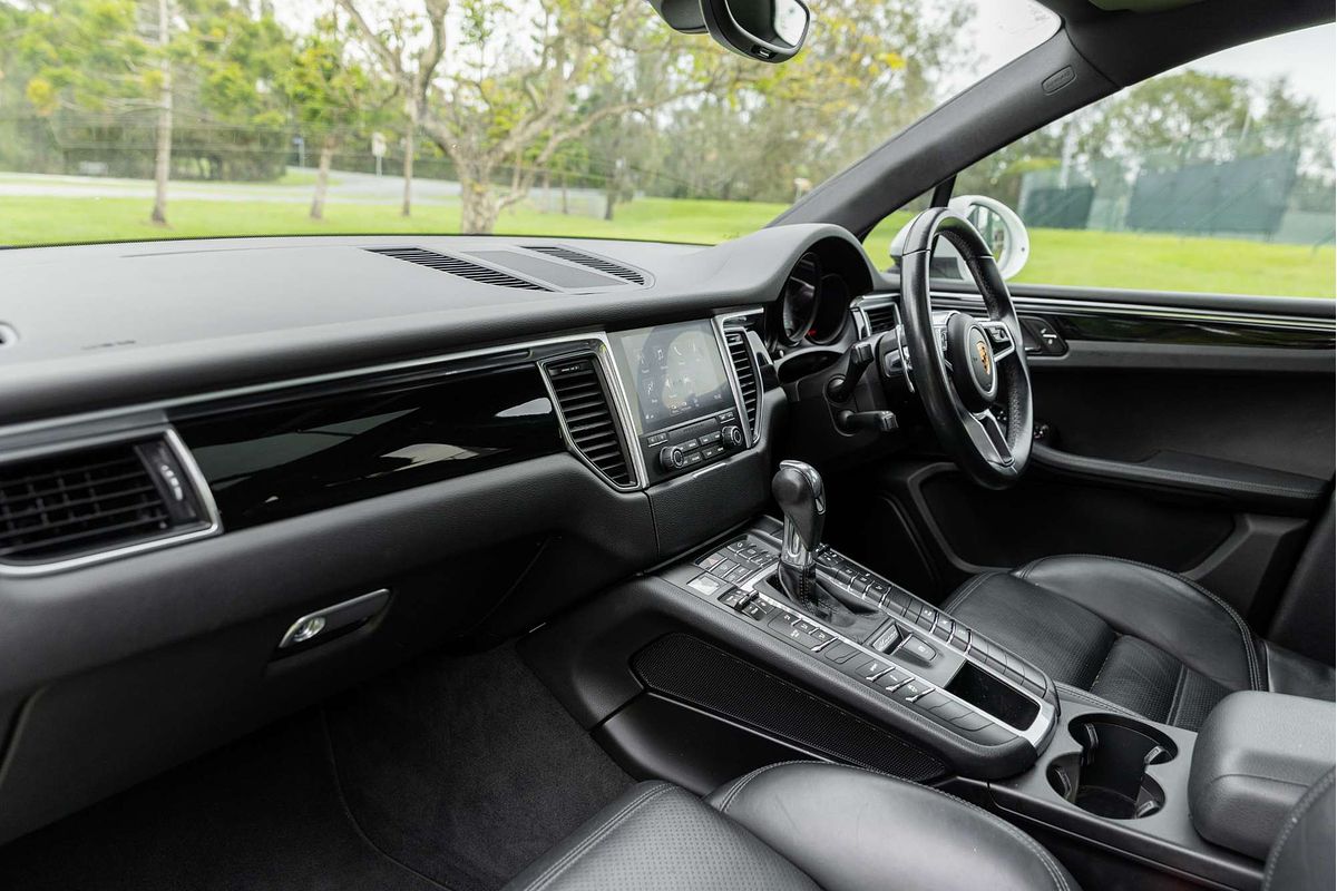 2016 Porsche Macan S 95B