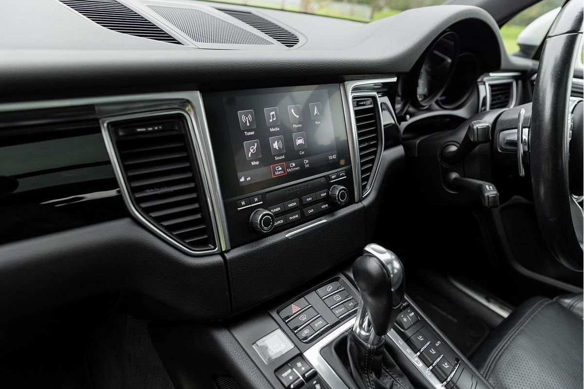 2016 Porsche Macan S 95B