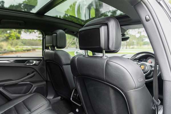 2016 Porsche Macan S 95B