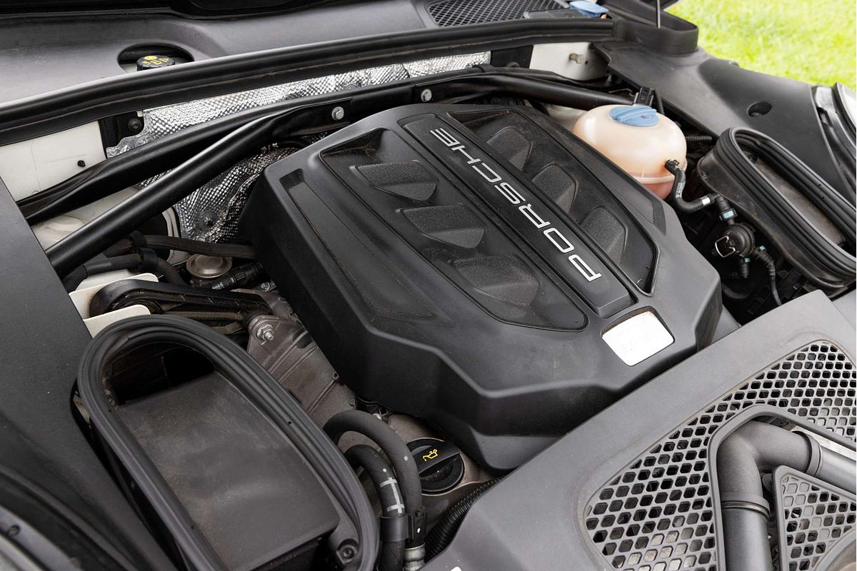 2016 Porsche Macan S 95B