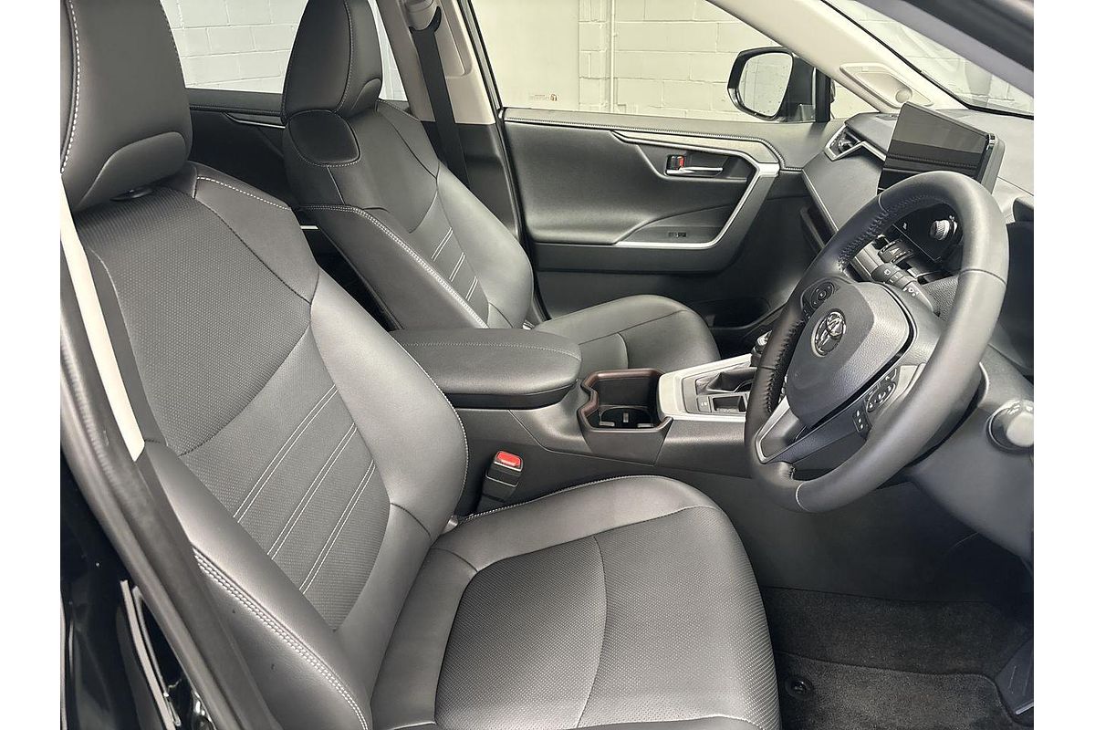 2025 Toyota RAV4 Cruiser AXAH52R