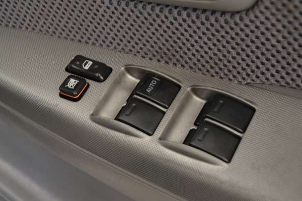 2006 Toyota Hilux SR5 GGN25R 4X4