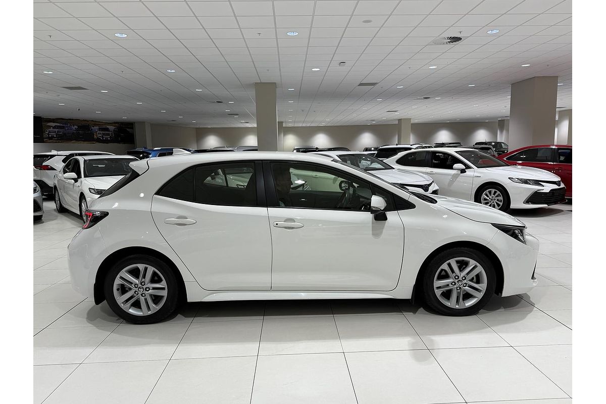 2018 Toyota Corolla Ascent Sport MZEA12R