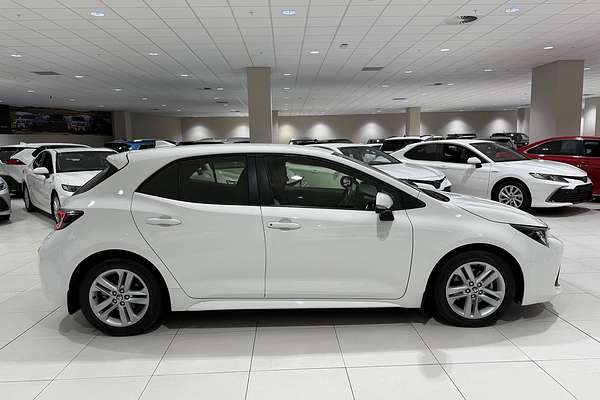 2018 Toyota Corolla Ascent Sport MZEA12R