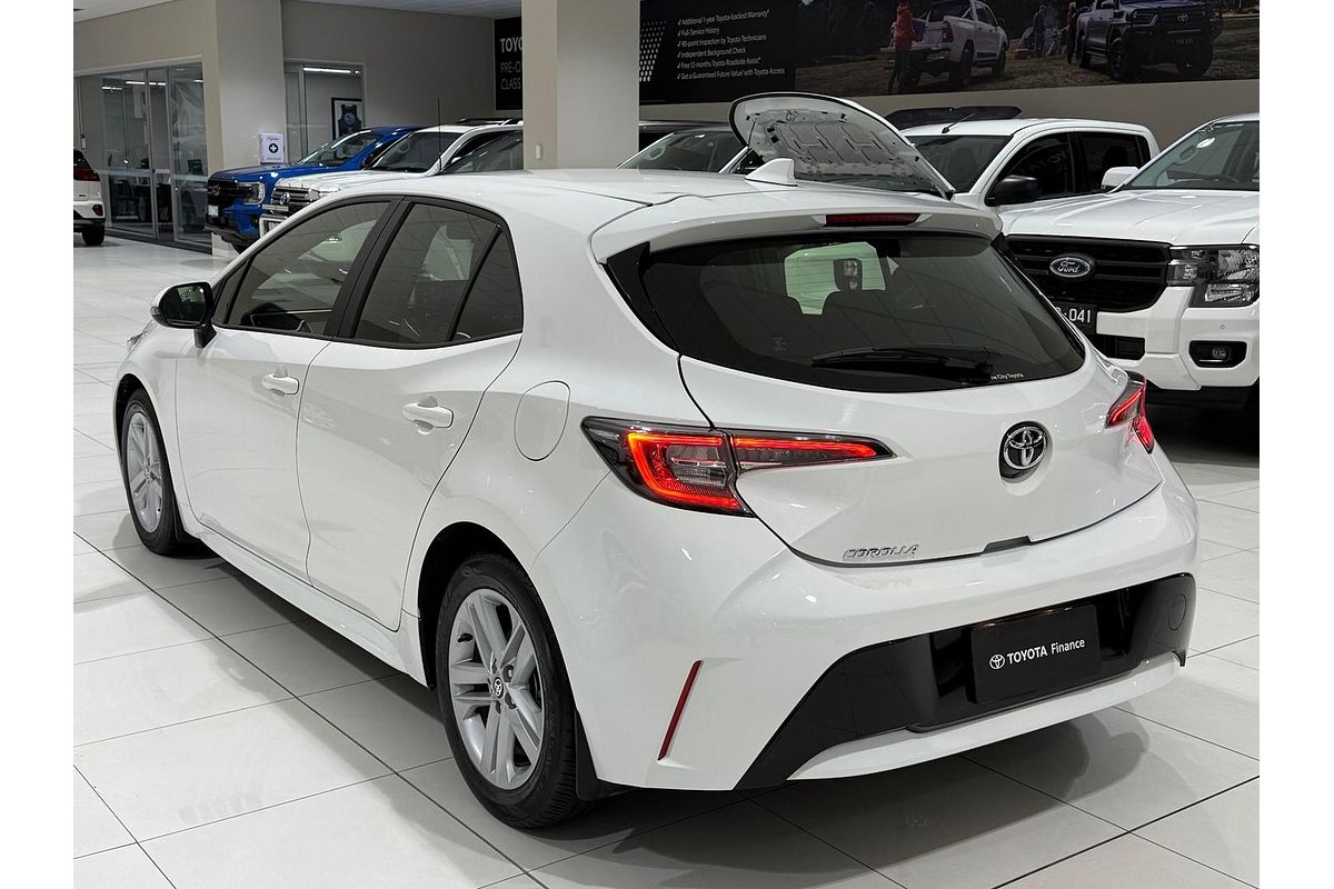 2018 Toyota Corolla Ascent Sport MZEA12R