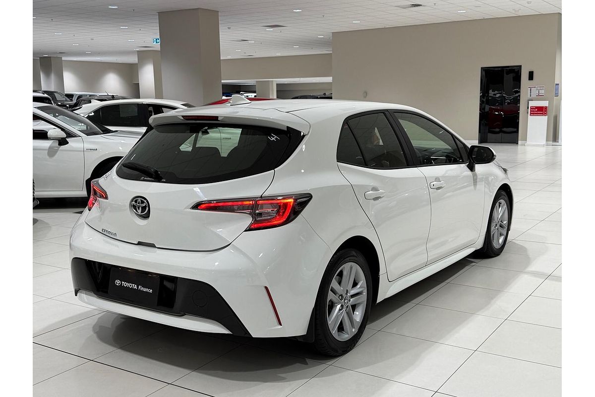 2018 Toyota Corolla Ascent Sport MZEA12R