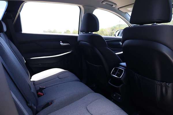 2021 Hyundai Santa Fe Active TM.V3