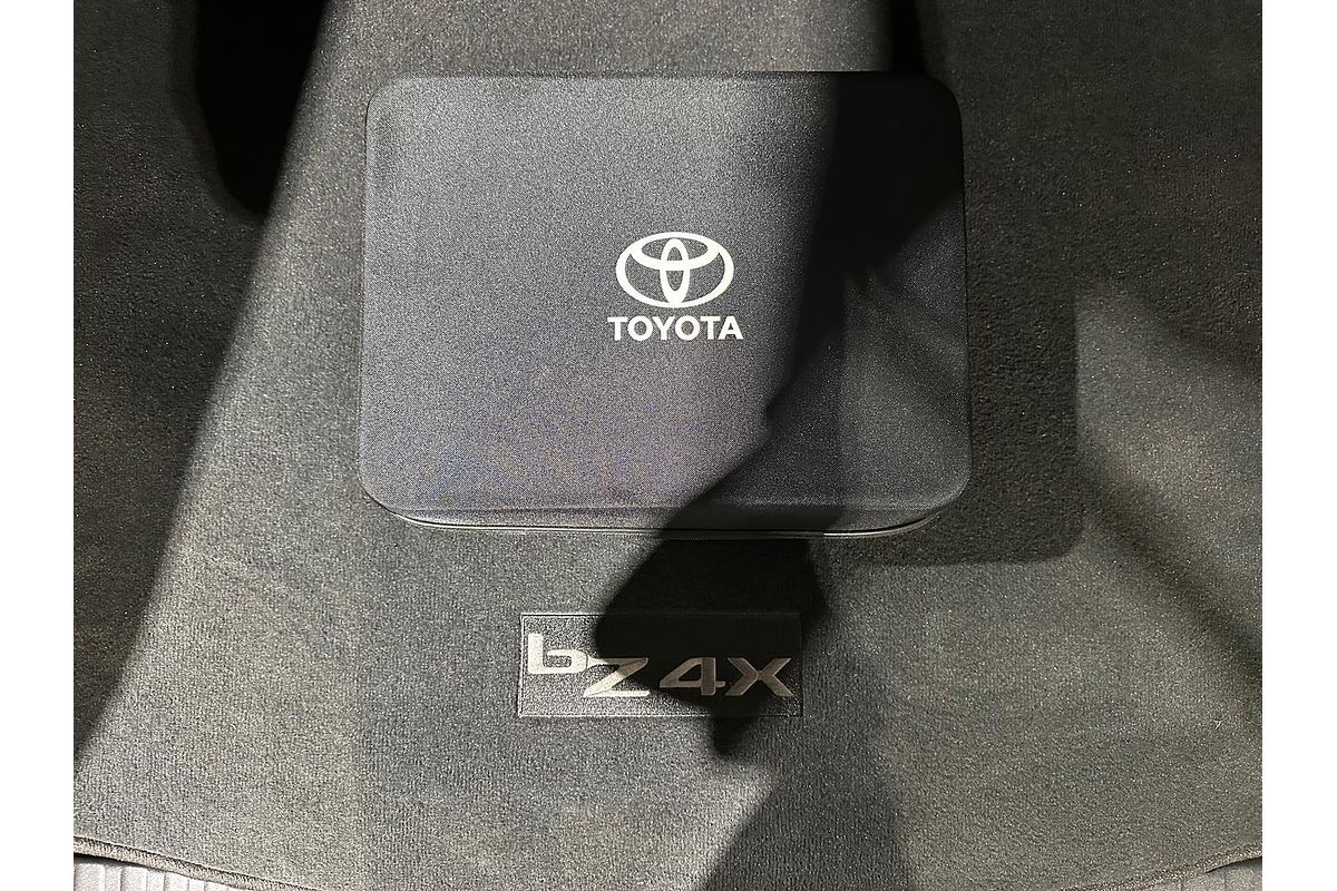 2024 Toyota bZ4X YEAM15R
