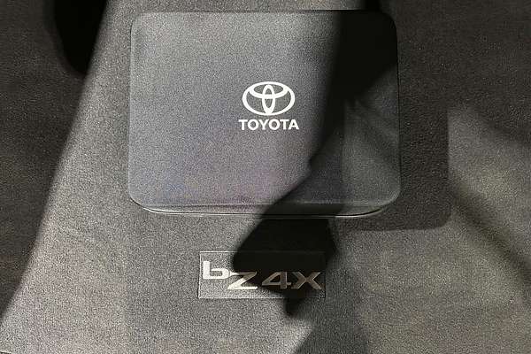 2024 Toyota bZ4X YEAM15R