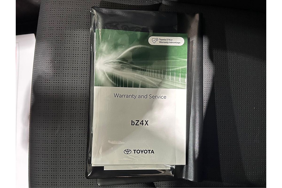 2024 Toyota bZ4X YEAM15R