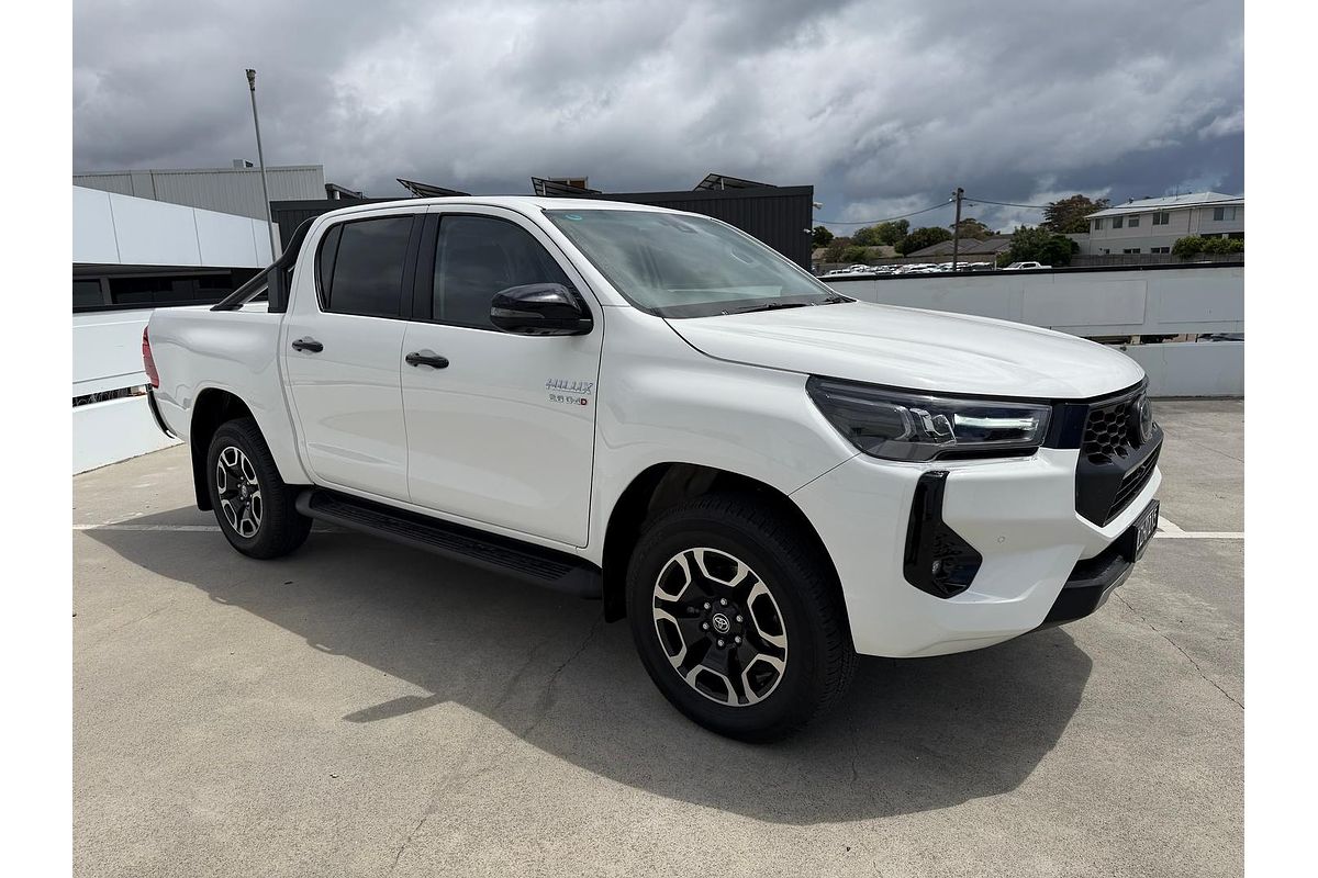 2024 Toyota Hilux SR5 48V GUN126R 4X4