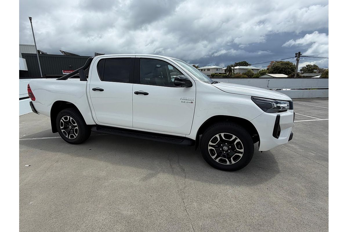 2024 Toyota Hilux SR5 48V GUN126R 4X4