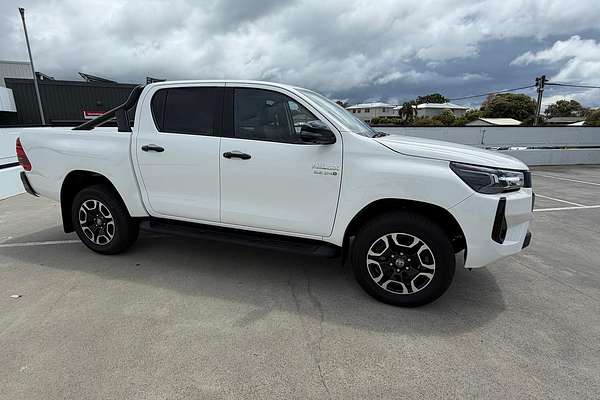 2024 Toyota Hilux SR5 48V GUN126R 4X4