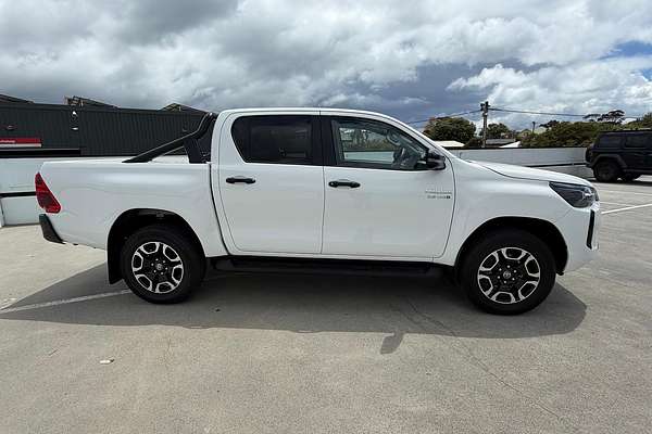 2024 Toyota Hilux SR5 48V GUN126R 4X4