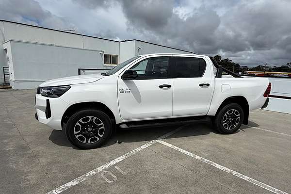 2024 Toyota Hilux SR5 48V GUN126R 4X4