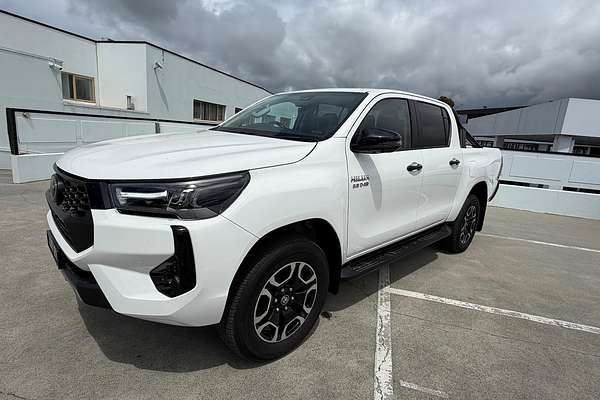 2024 Toyota Hilux SR5 48V GUN126R 4X4