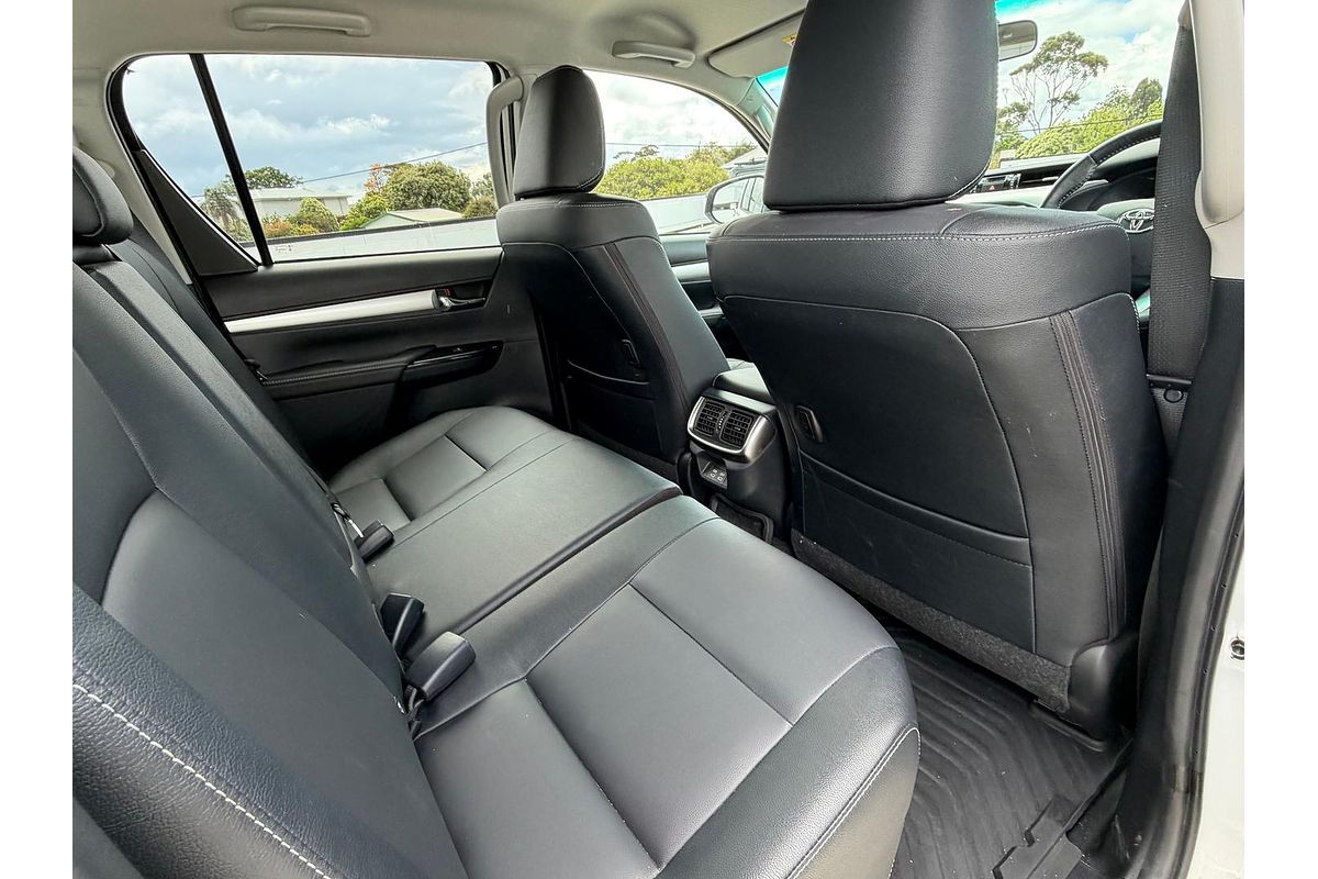 2024 Toyota Hilux SR5 48V GUN126R 4X4